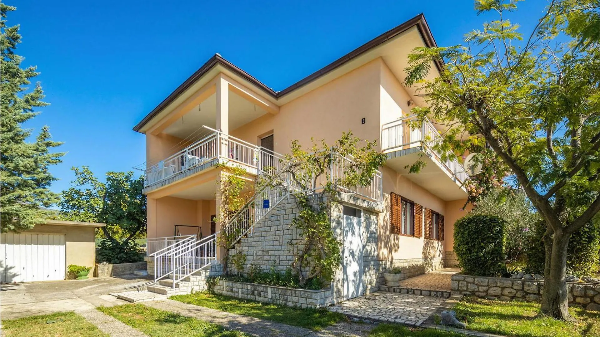 3 Bedroom Amazing Apartment In Novi Vinodolski
