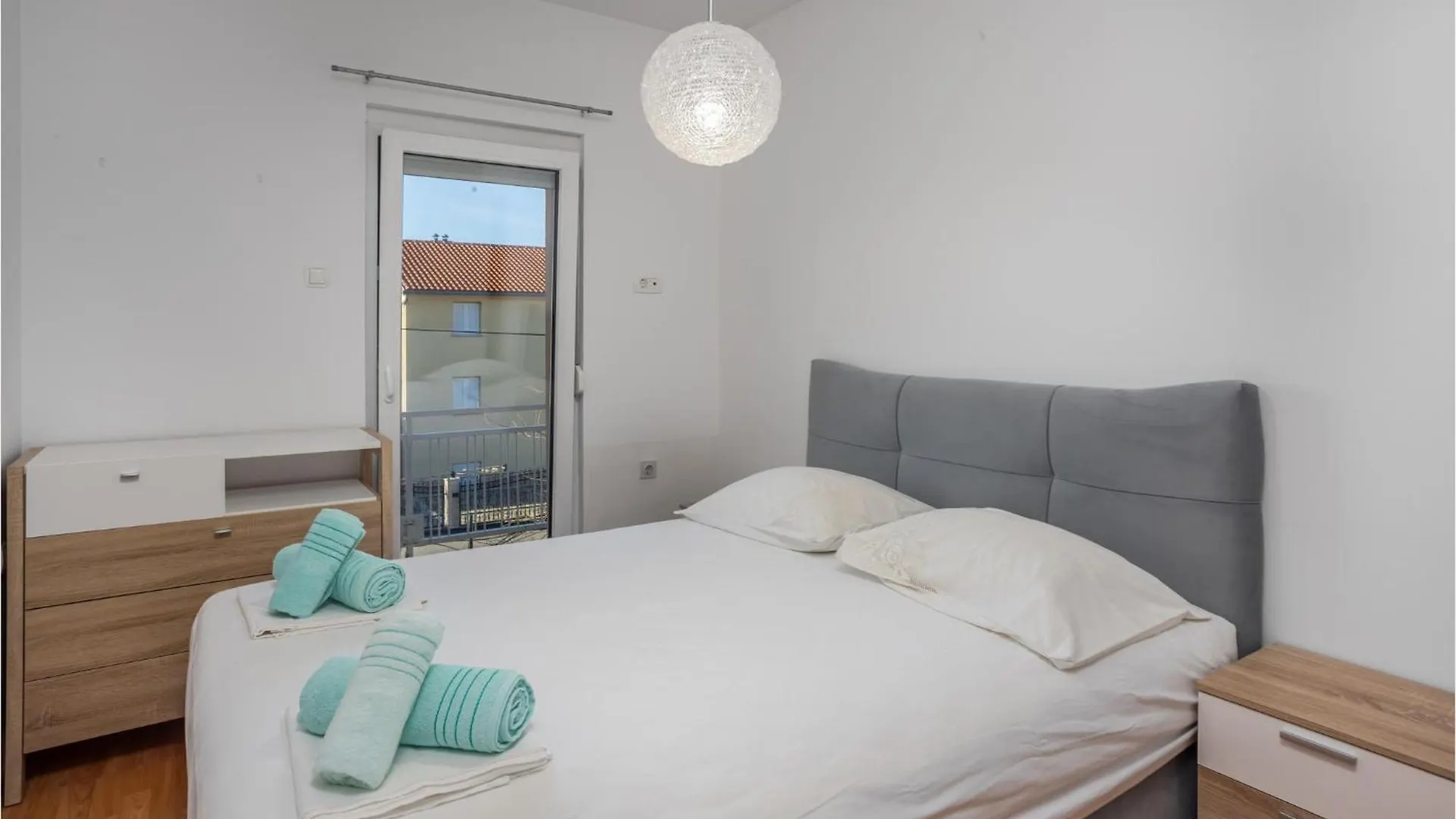 3 Bedroom Amazing Apartment In Novi Vinodolski