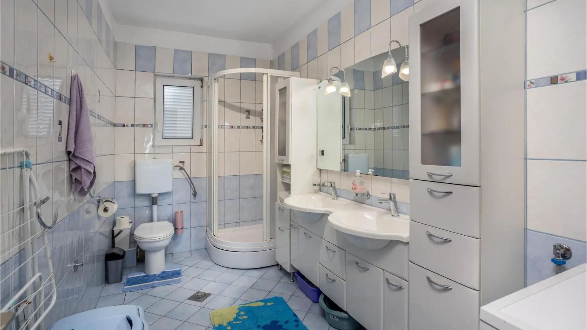 3 Bedroom Amazing Apartment In Novi Vinodolski