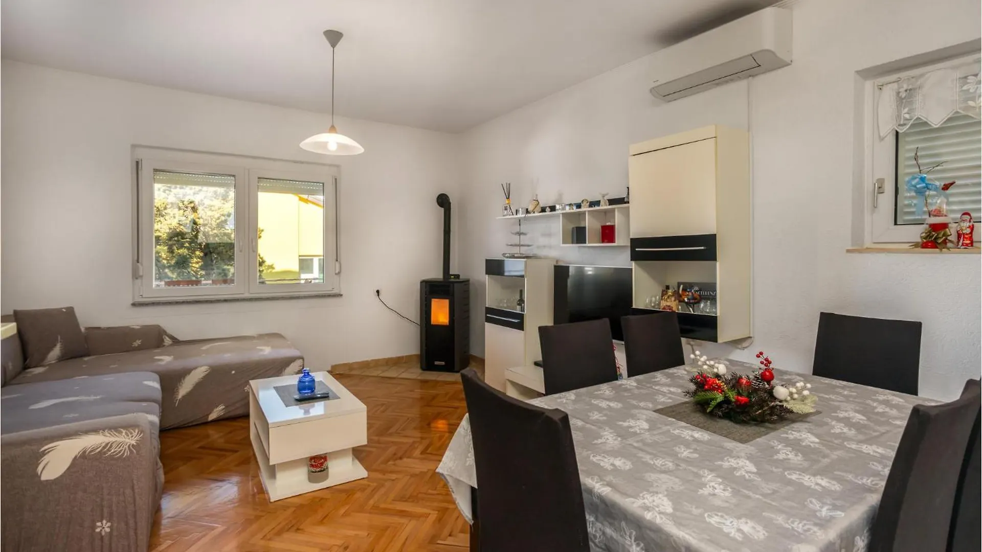 3 Bedroom Amazing Apartment In Novi Vinodolski